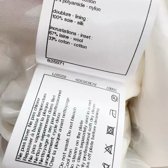 Authentic CHANEL Multicolor Nightgown with Blue Accents - Picture 7 of 7